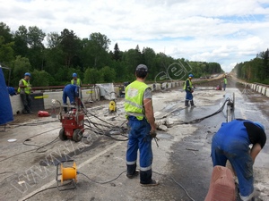 Алмазная резка автомобильного моста стенорезными системами